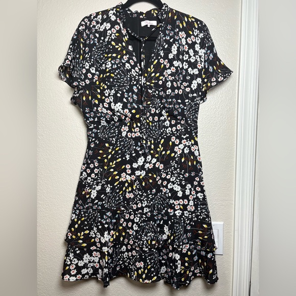 Parker Black and White Flutter Sleeve V-Neck w/ Tie Tiered Mini Dress. Back Zip - Picture 11 of 16